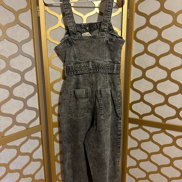 Universal Threads women’s size 4 overall/romper - Picture 3 of 4
